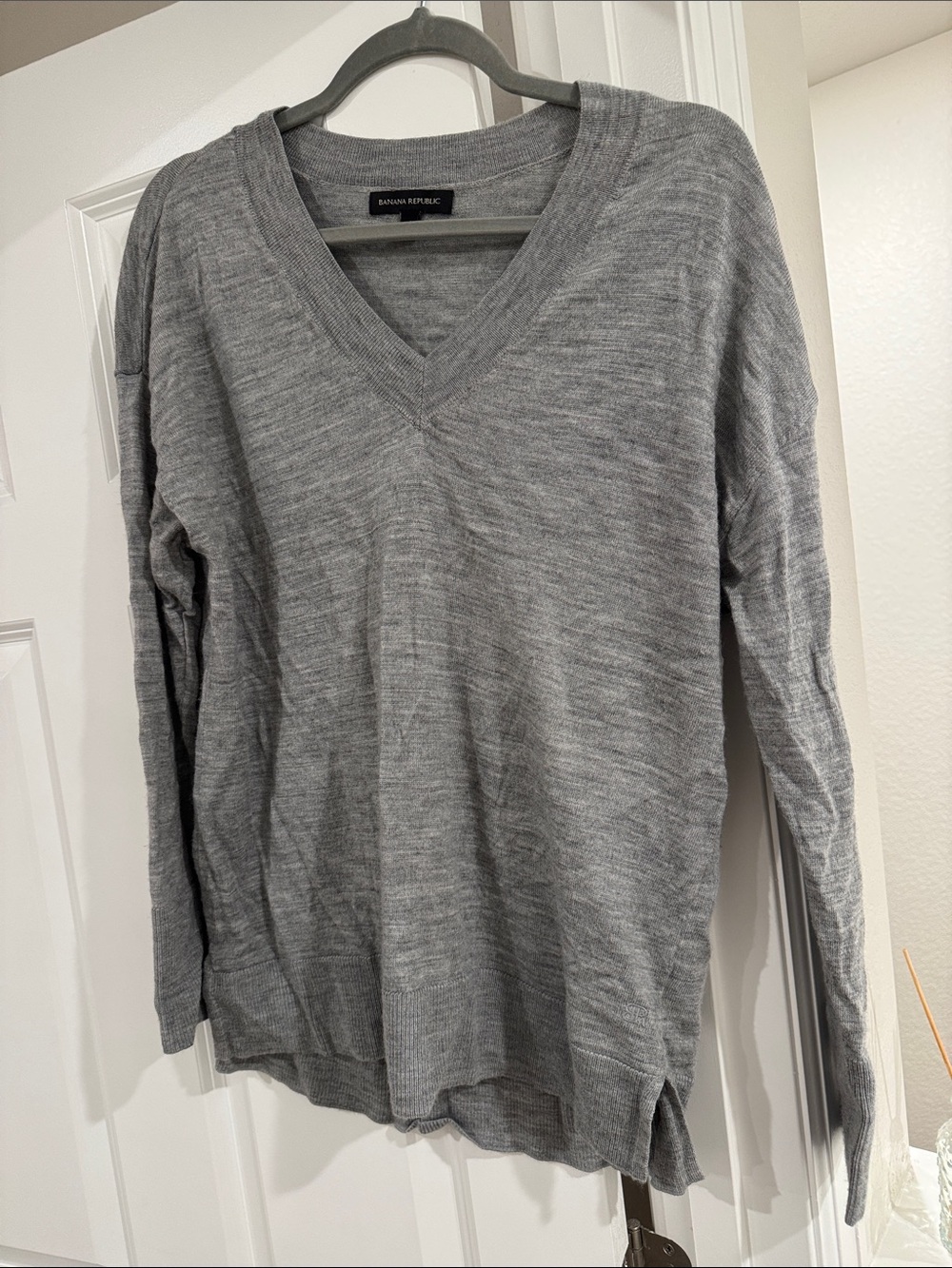 Banana Republic Light Gray V-Neck Knit Sweater